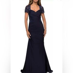 New La Femme Lace Back Satin Trumpet Gown In Navy Size 8 Retail $538